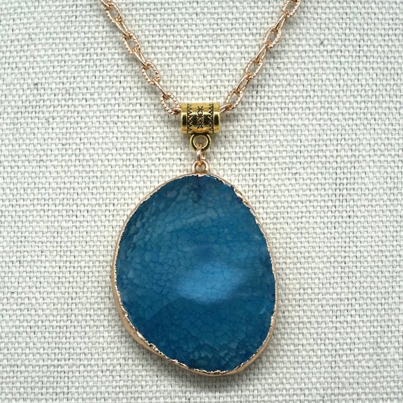 Necklace with blue quartz stone. - Picture 5 of 5